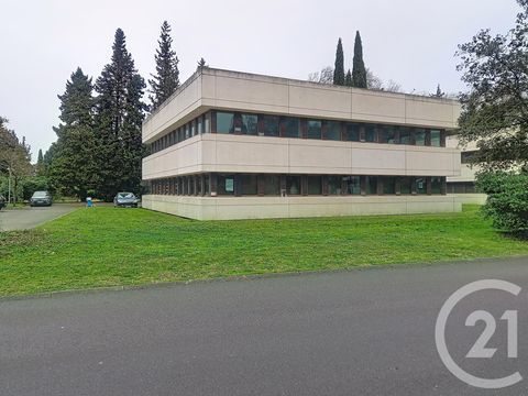   Location Appartement Appartement - 10 pi�ce(s) - 272 m�