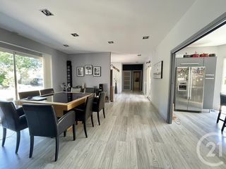  Maison � vendre 9 pi�ces 400 m�