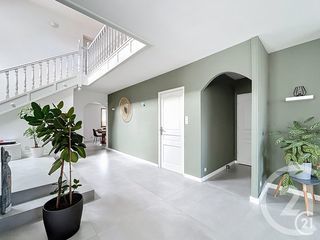  Maison � vendre 6 pi�ces 205 m�