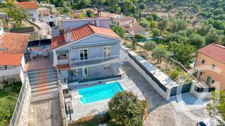  Maison � vendre 7 pi�ces 228 m�