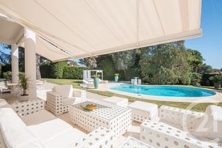  Maison � louer 9 pi�ces 254 m�