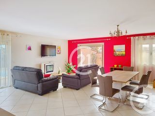  Maison � vendre 5 pi�ces 203 m�