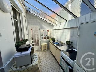  Immeuble � vendre 122 m�