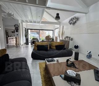  Maison � vendre 8 pi�ces 270 m�