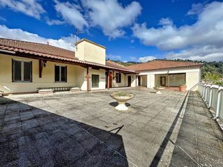  Immeuble � vendre 9 pi�ces 1050 m�