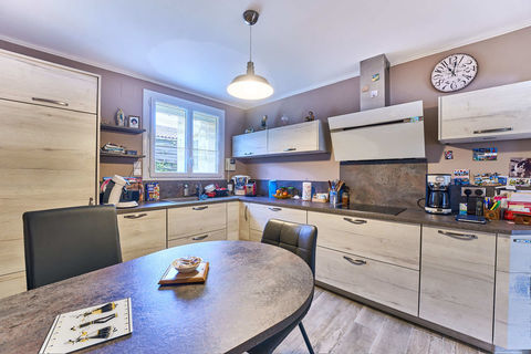   Maison familiale avec grand terrain et d�pendances - Maison - 7 pi�ce(s) - 166 m�