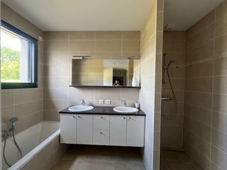  Maison � vendre 9 pi�ces 254 m�