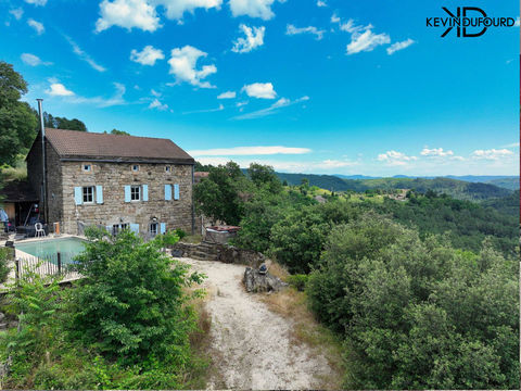   Mas de 315m� avec 2000m� de terrain � Saint Pierre Saint Maison - 11 pi�ce(s) - 317 m�