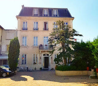  Immeuble � vendre 15 + pi�ces 1340 m�