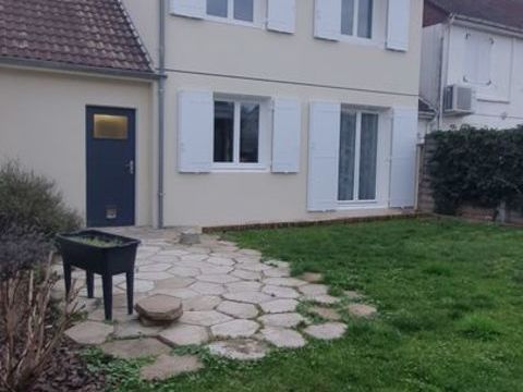   MAISON 3 CHAMBRES  88m2   228M2 terrain avec garage Maison - 5 pi�ce(s) - 88 m�