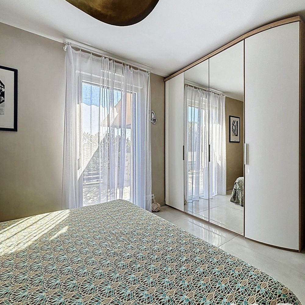 � vendre  Appartement Saint-Laurent-du-Var (06700)