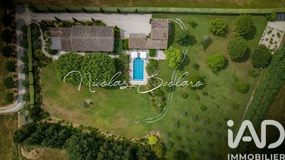 � vendre  Maison Cheval-Blanc (84460)