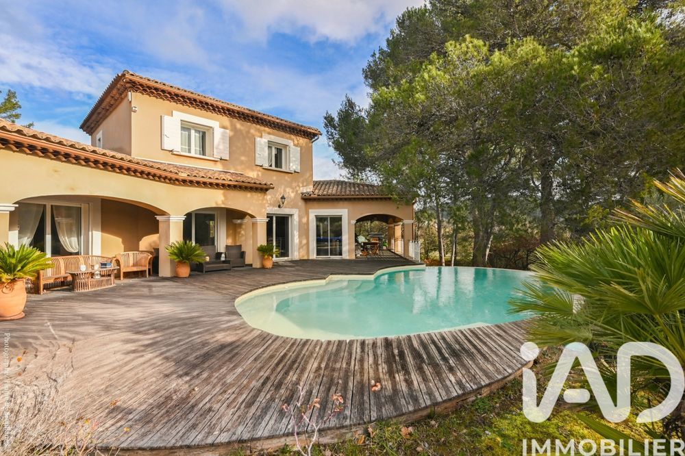 � vendre  Maison Saint-Zacharie (83640)