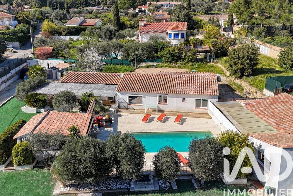 � vendre  Maison La Cadi�re-d'Azur (83740)