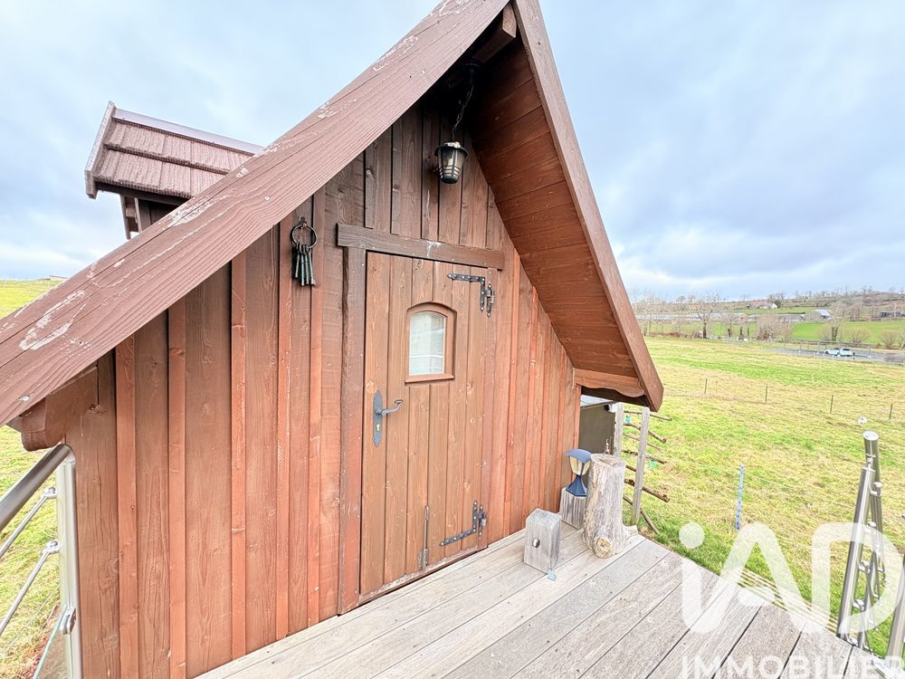 � vendre  Maison Saint-Martin-Valmeroux (15140)