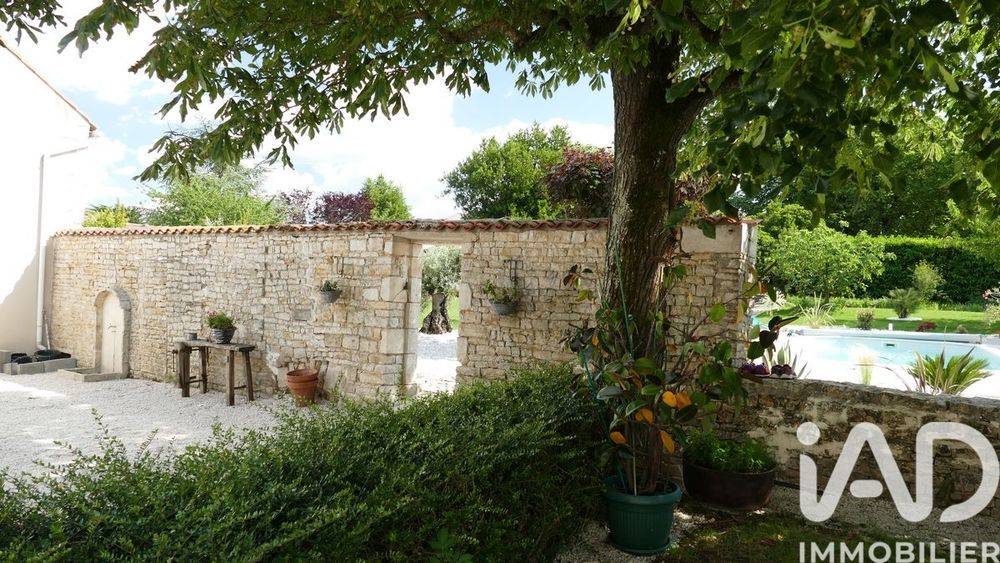 � vendre  Villa Saint-Sauveur-d'Aunis (17540)