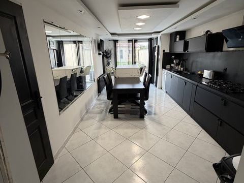   Vente Maison de ville 5 pi�ces Maison - 5 pi�ce(s) - 130 m�