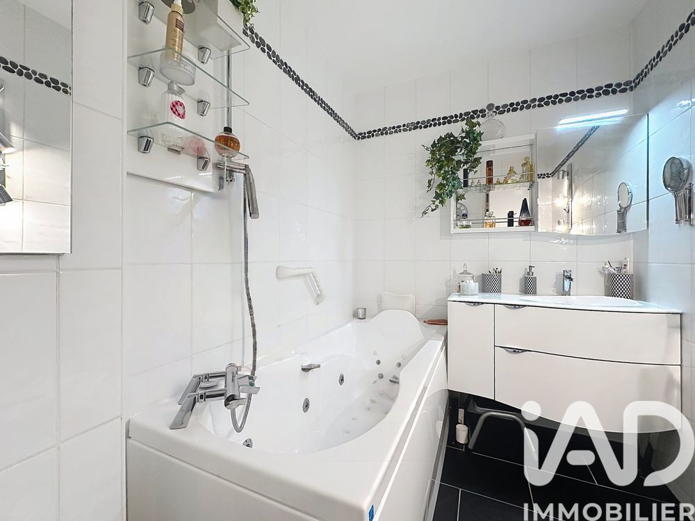 � vendre  Appartement Courbevoie (92400)