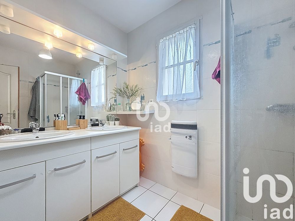 � vendre  Maison Le Bois-Plage-en-R� (17580)