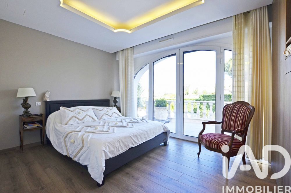 � vendre  Villa Mandelieu-la-Napoule (06210)