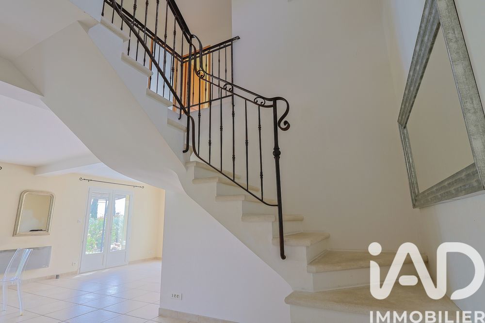 � vendre  Maison �guilles (13510)