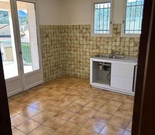  Immeuble � vendre 302 m�