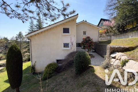   Vente Maison d'architecte 7 pi�ces Villa - 7 pi�ce(s) - 244 m�