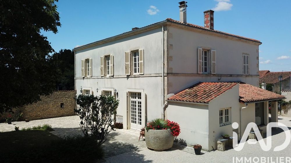 � vendre  Villa Saint-Sauveur-d'Aunis (17540)