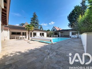  Maison � vendre 9 pi�ces 305 m�