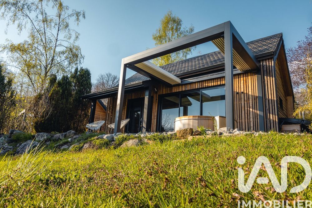 � vendre  Maison Champs-sur-Tarentaine-Marchal (15270)