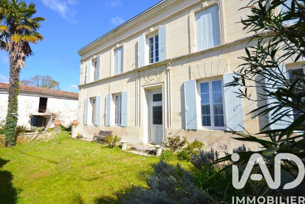 � vendre  Maison Corme-�cluse (17600)