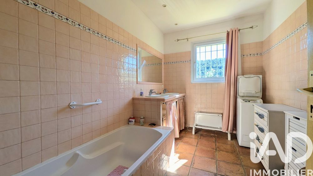 � vendre  Maison Saint-Cyr-sur-Mer (83270)