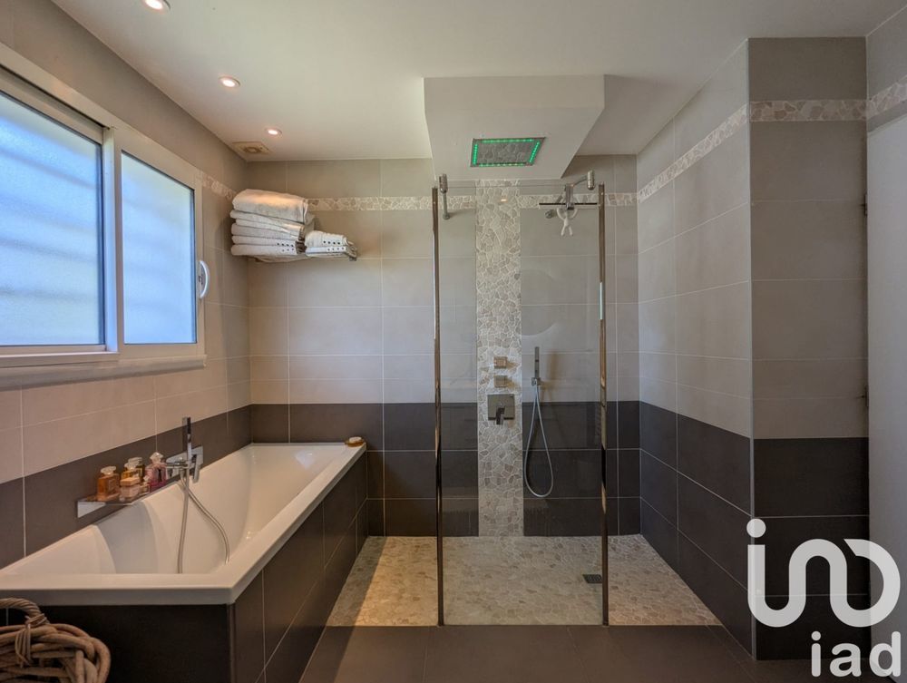 � vendre  Maison Bagnols-en-For�t (83600)