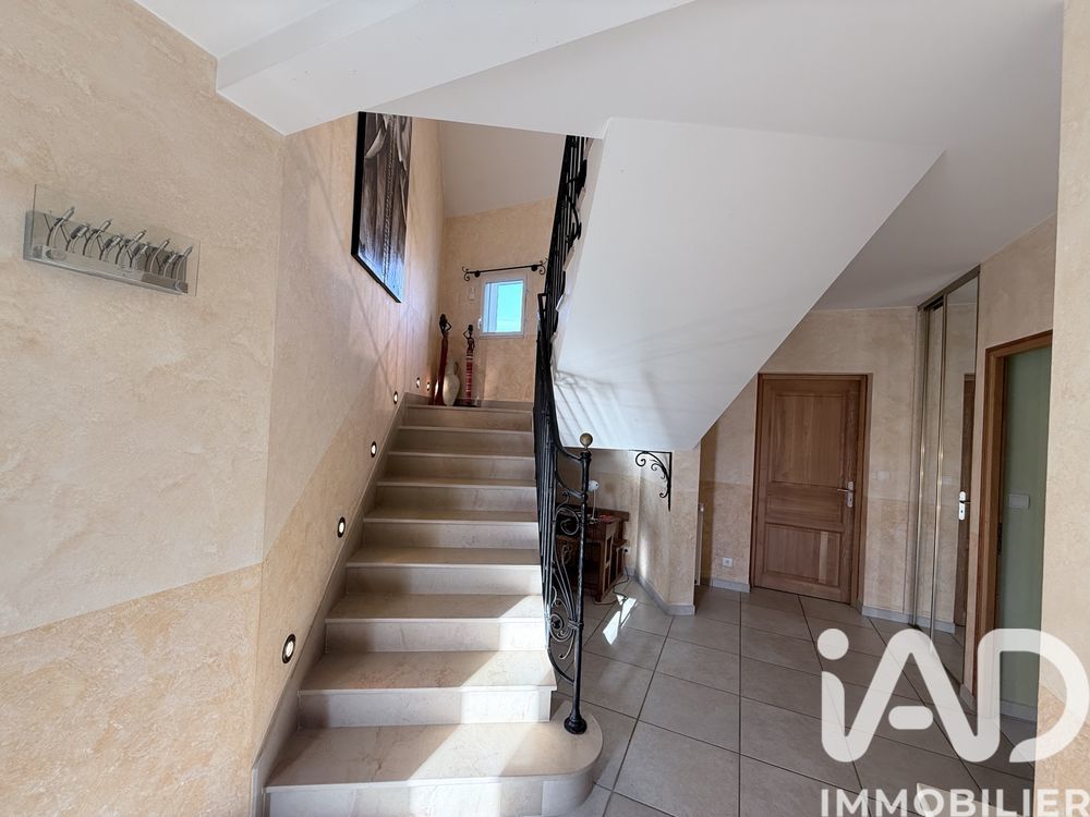 � vendre  Villa Champlay (89300)