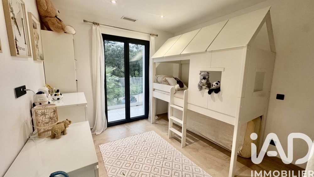 � vendre  Villa Nimes (30900)