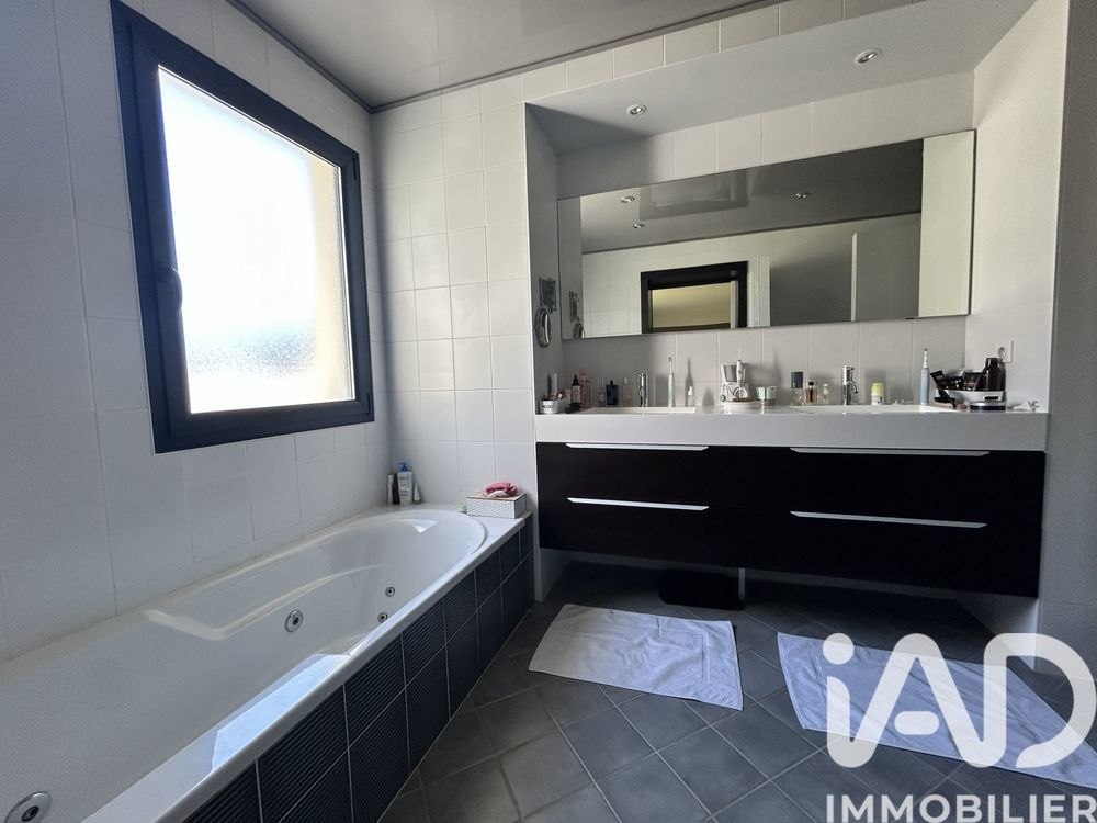 � vendre  Villa M�rs-Erign� (49610)