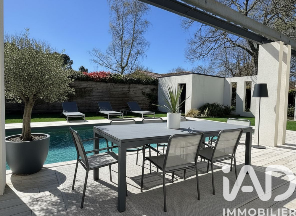 � vendre  Villa Saint-Aubin-de-M�doc (33160)