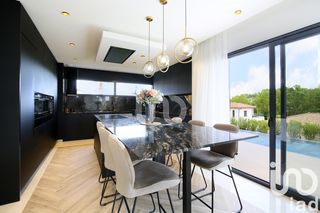  Villa � vendre 6 pi�ces 225 m�