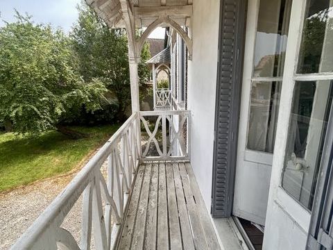   Vente Demeure 7 pi�ces Maison - 7 pi�ce(s) - 235 m�