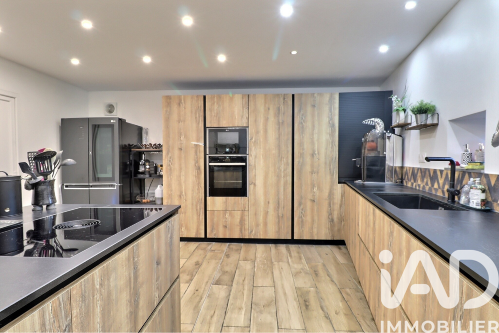 � vendre  Maison Saint-Rem�ze (07700)