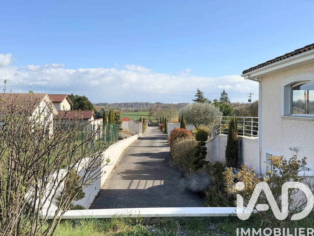 � vendre  Villa Bourgoin-Jallieu (38300)