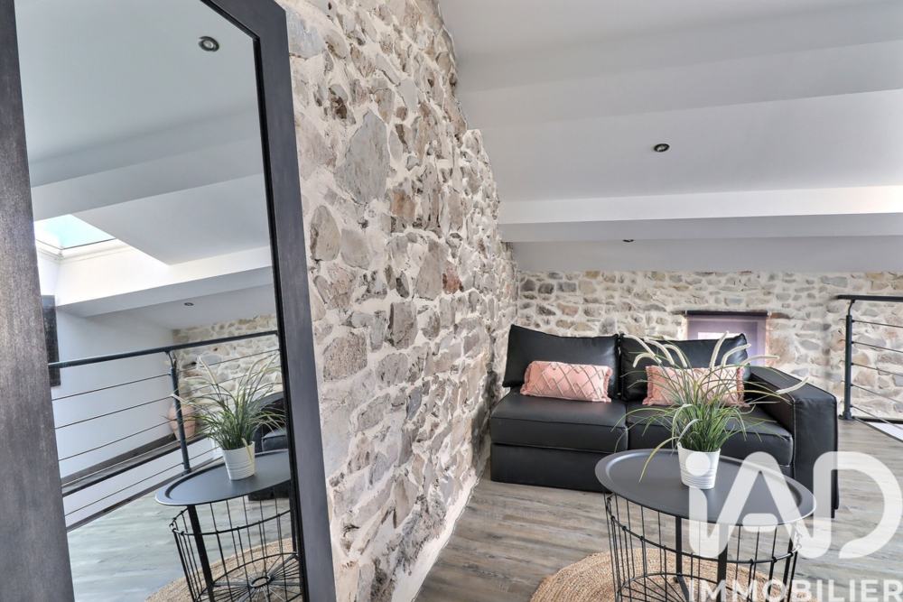 � vendre  Maison Saint-Rem�ze (07700)