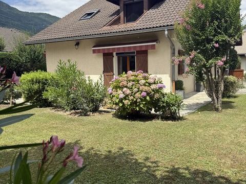   Vente Maison traditionnelle 5 pi�ces Maison - 5 pi�ce(s) - 102 m�