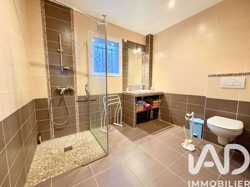 � vendre  Villa Bourgoin-Jallieu (38300)