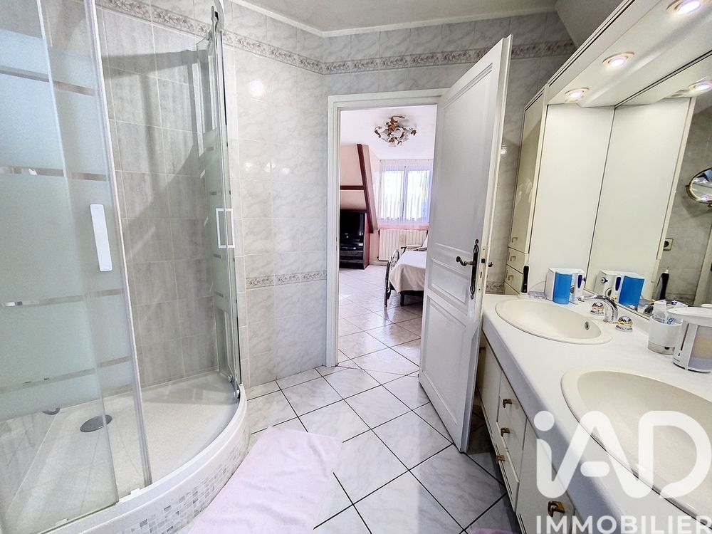 � vendre  Villa Saint-Denis (93200)