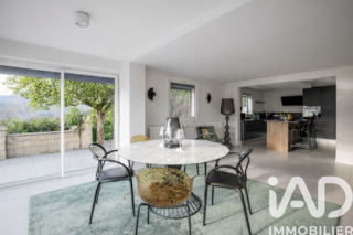  Maison � vendre 9 pi�ces 243 m�