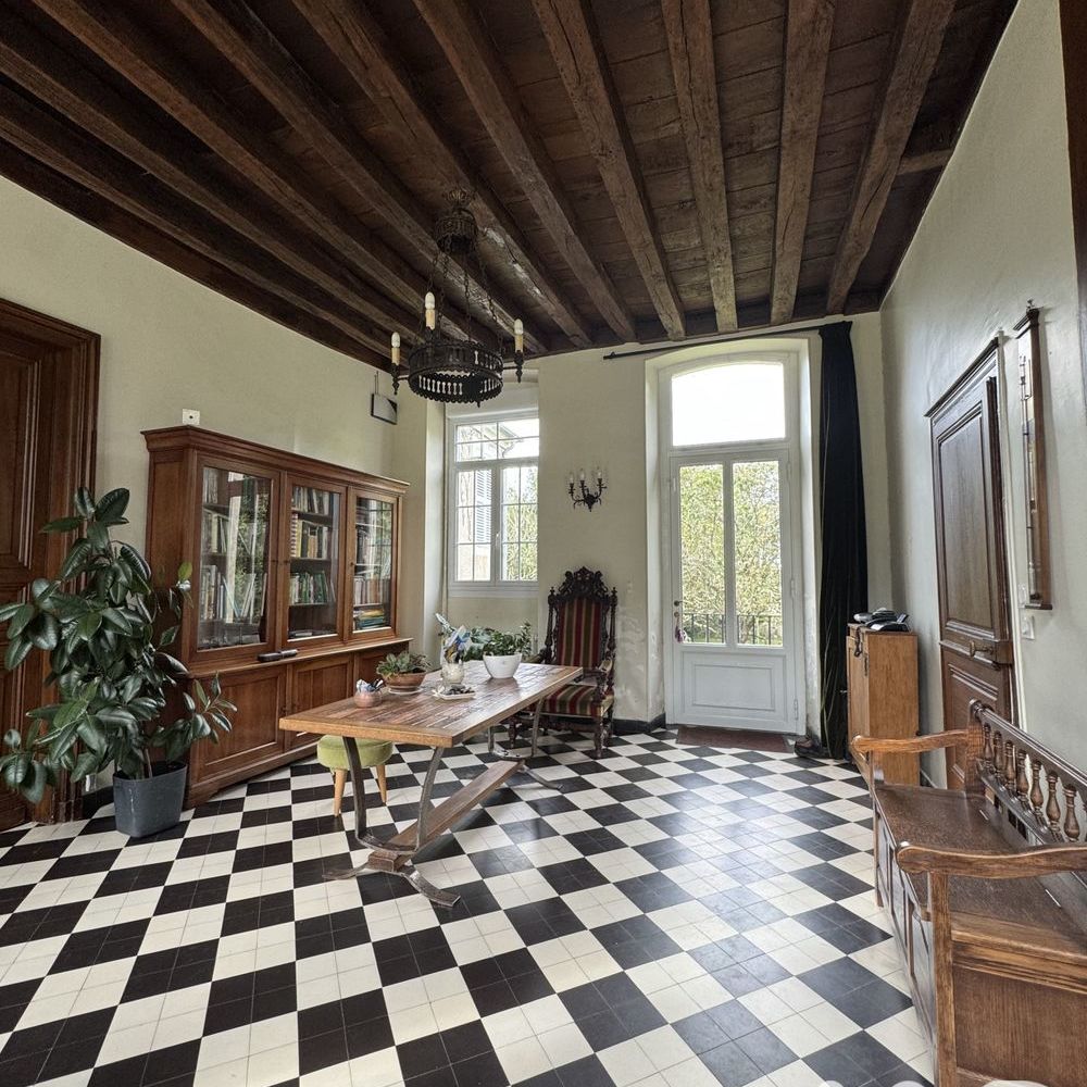 � vendre  Propri�t�/ch�teau Vornay (18130)