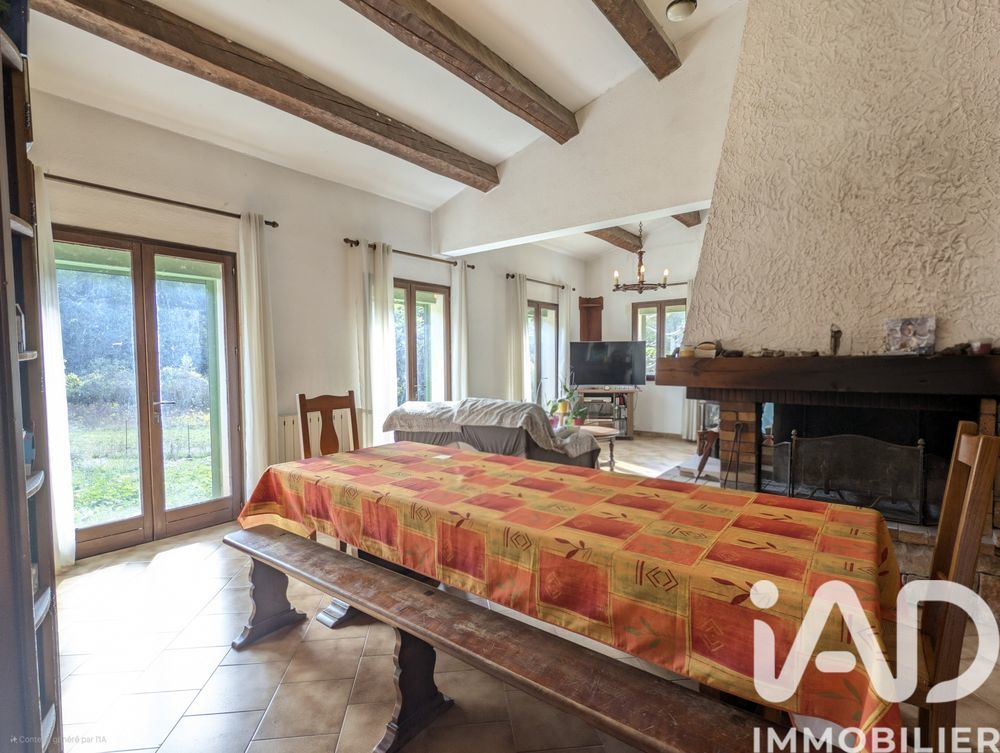 � vendre  Maison Saint-Zacharie (83640)