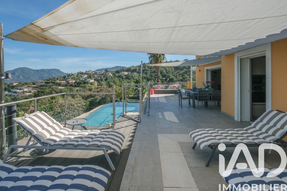 � vendre  Villa Les Adrets-de-l'Est�rel (83600)