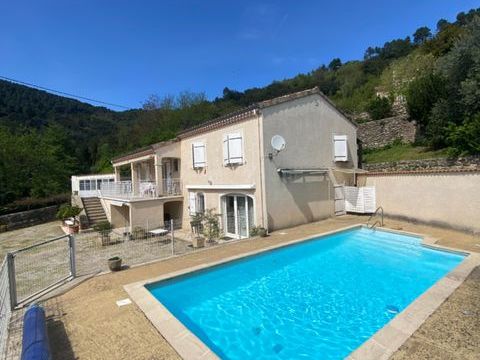   Vente Maison/villa 6 pi�ces Maison - 6 pi�ce(s) - 180 m�